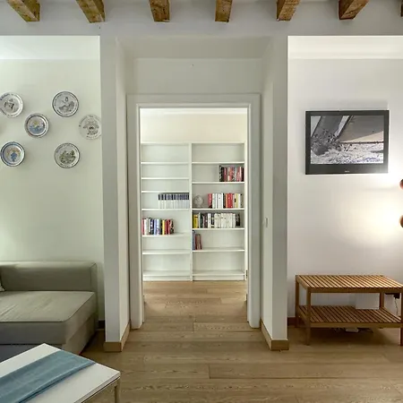 Appartamento Joivy Cosy Ticinese Retreat 1-Bed Flat Near The Duomo Milano Esterno foto