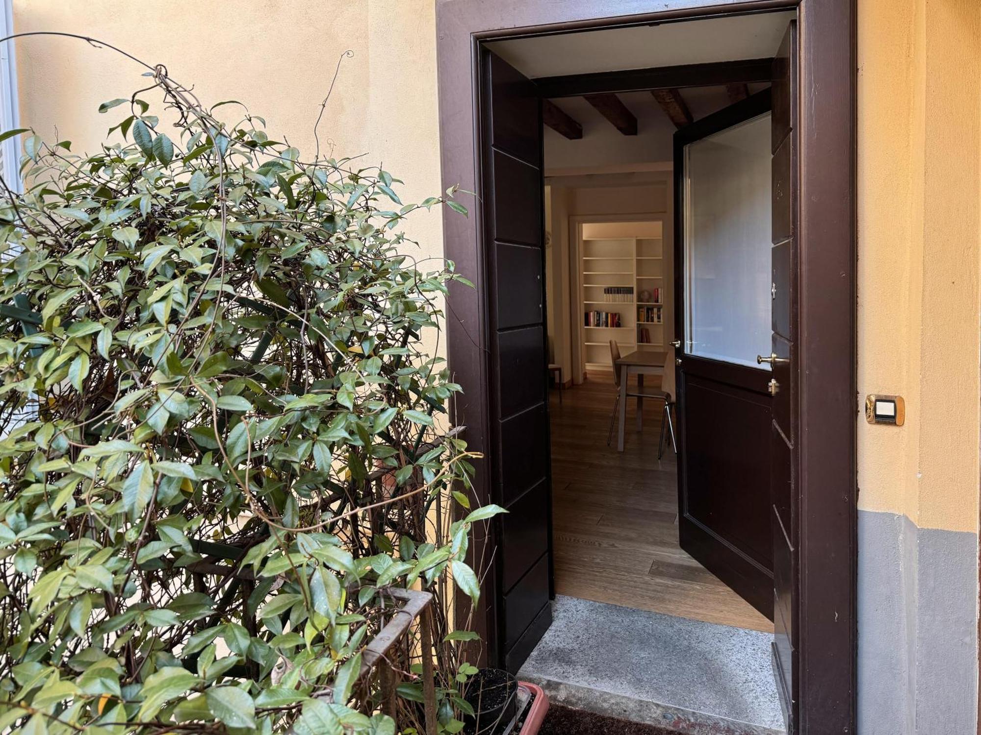 Joivy Cosy Ticinese Retreat 1-bed Flat Near The Duomo Milano